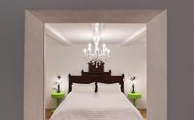 Cr25 - More Than A Room